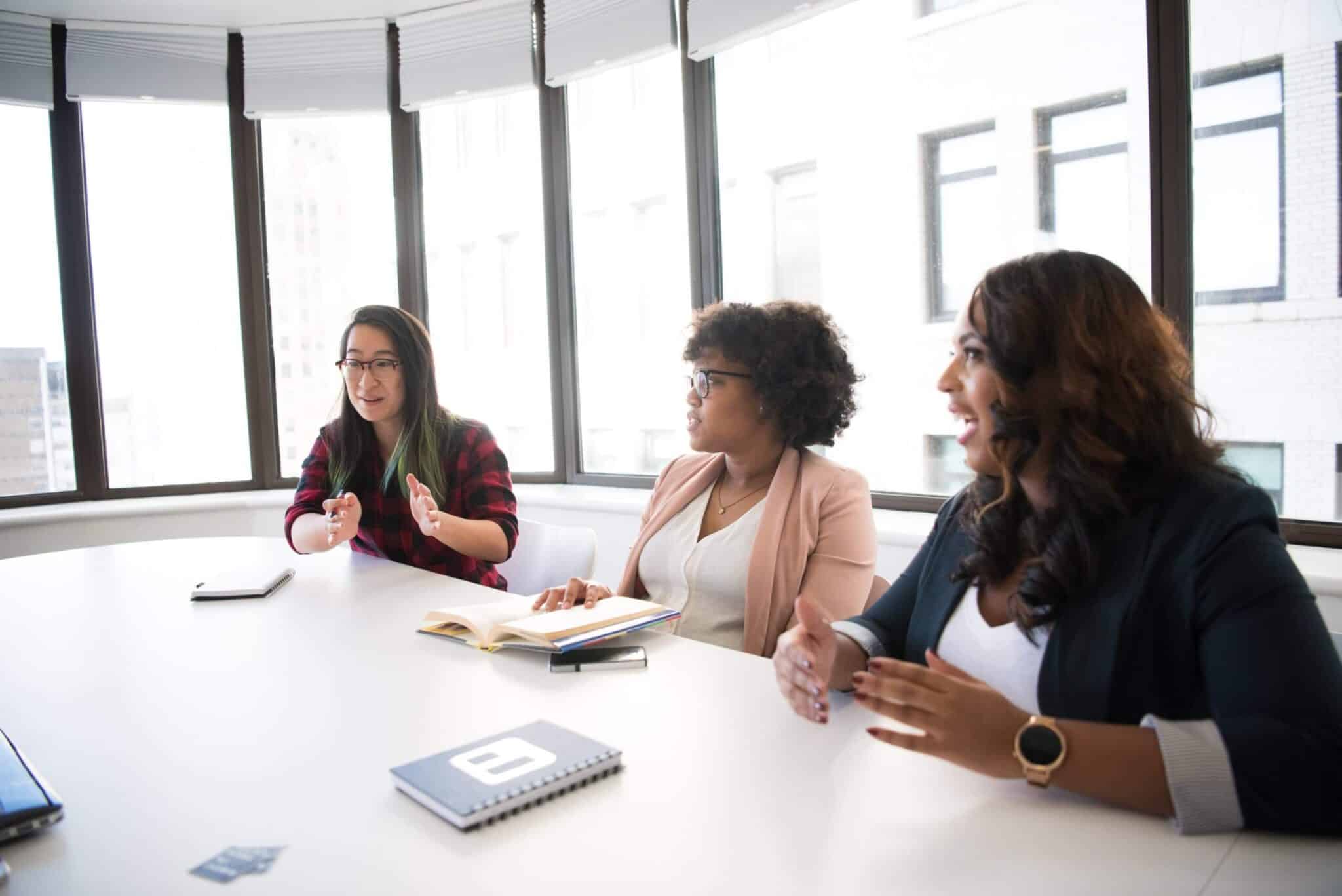 conference-room-discussion-facial-expression-1181619