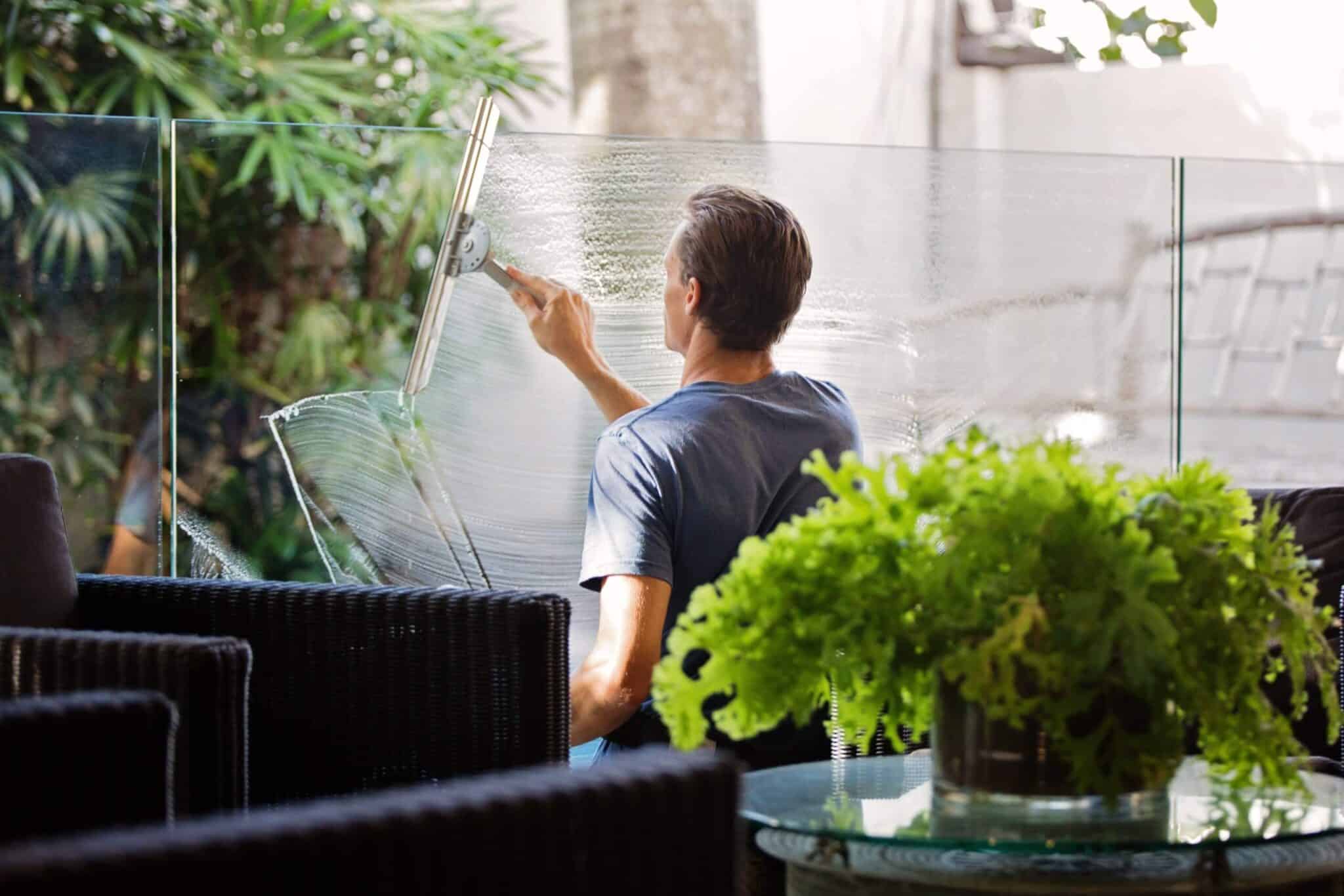 office window washer